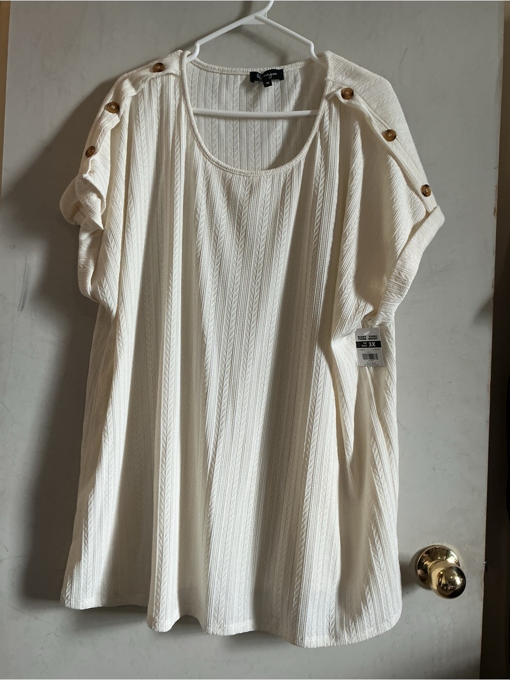 Button-Shoulder Ivory Tunic Top - Picture 5 of 6